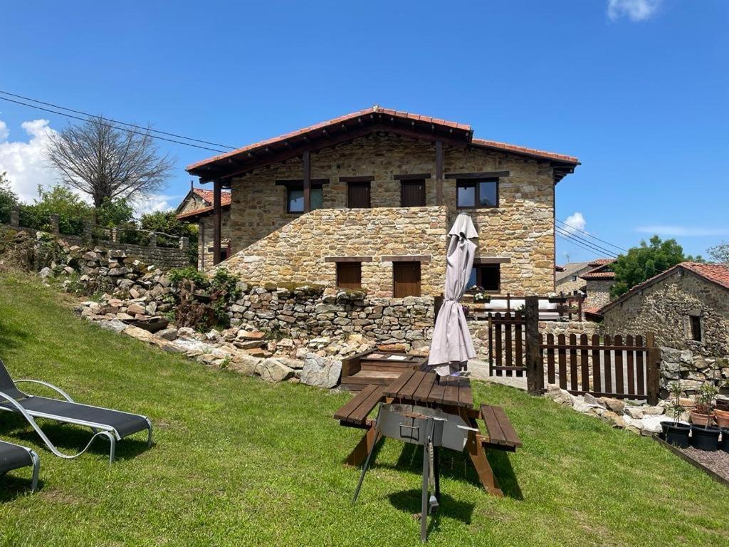 Apartamentos Los Tojos Colsa Екстериор снимка